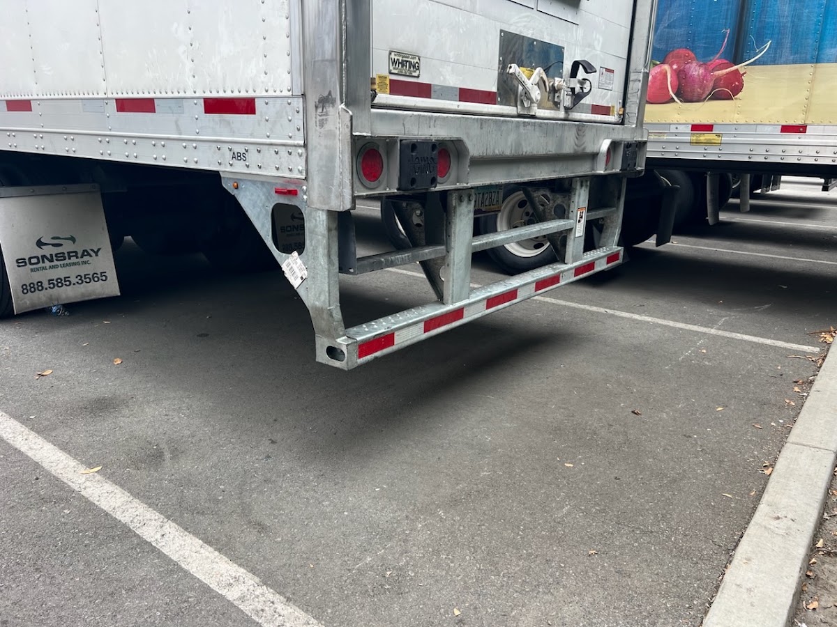 Mechanic's Trailer & Lift Gate Repair Inc work