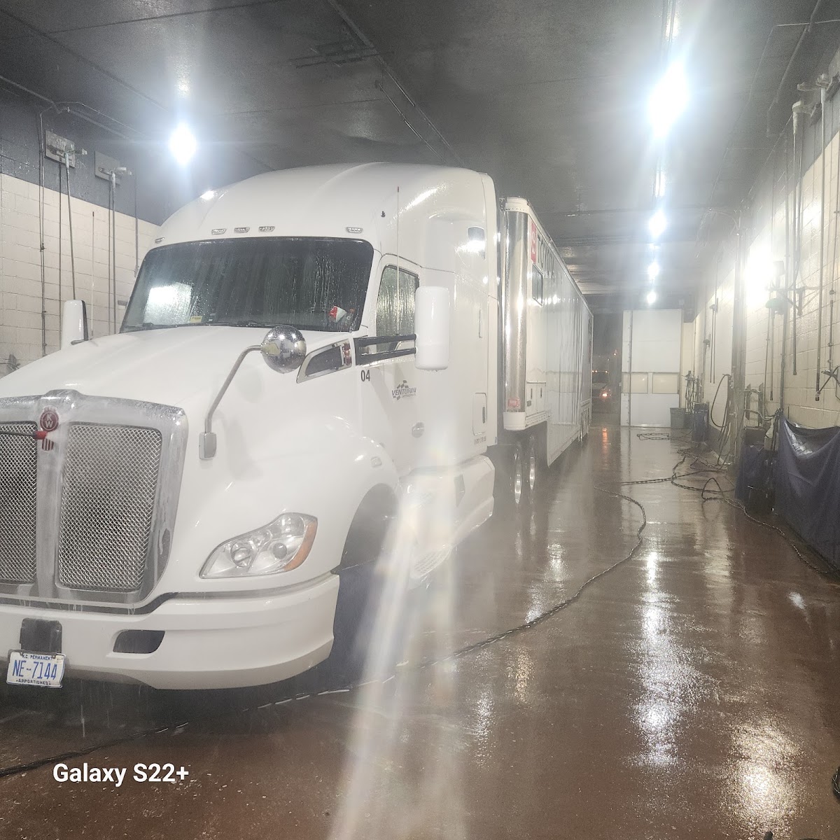 Blue Beacon Truck Wash - Flag City