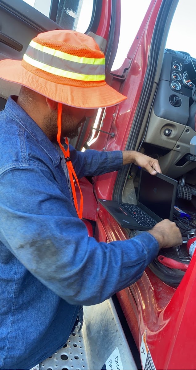 AAA Truck Repair & Towing work