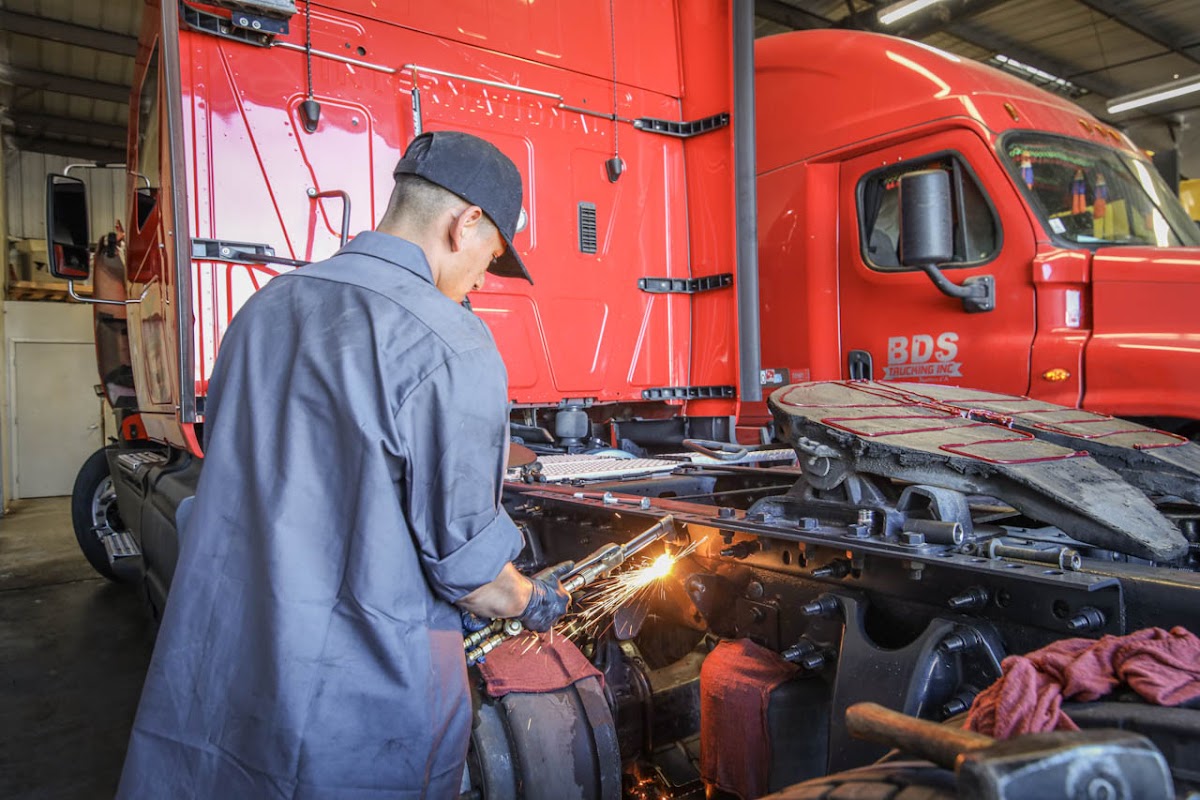 US Truck & Trailer Repair Inc work