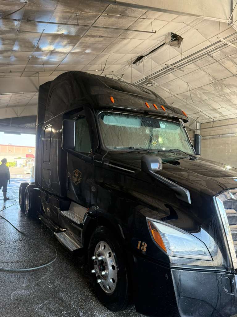 Valley Truck Wash & RV Inc work