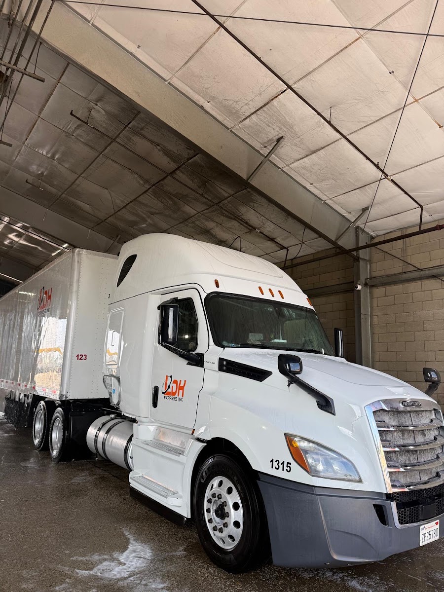 Valley Truck Wash & RV Inc work
